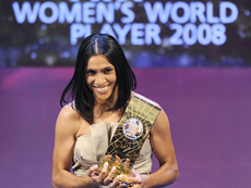 Cristiano Ronaldo é eleito o melhor jogador do mundo pela primeira vez... marta 1
